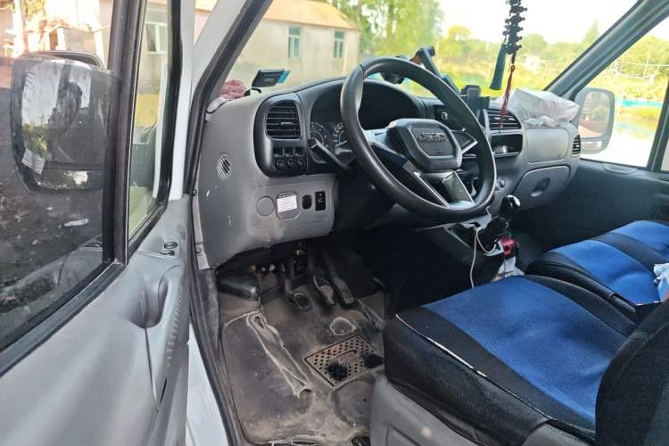 Used JMC Transit 2019 2.8T Commercial Version Short Wheelbase Mid-Roof 6-Seater China VI JX493 Driver Seat
