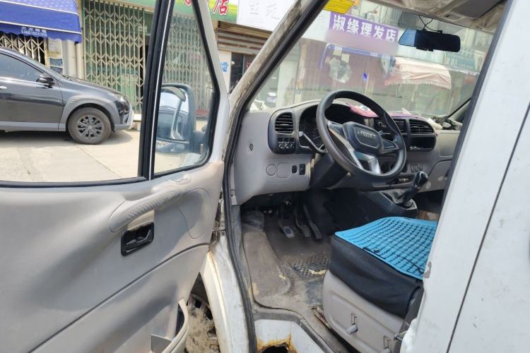 Used JMC Transit 2019 2.8T Commercial Version Long Wheelbase Mid-Roof 6-Seater Rear Single Tire China VI Emission Standard – JX493 Driver Seat