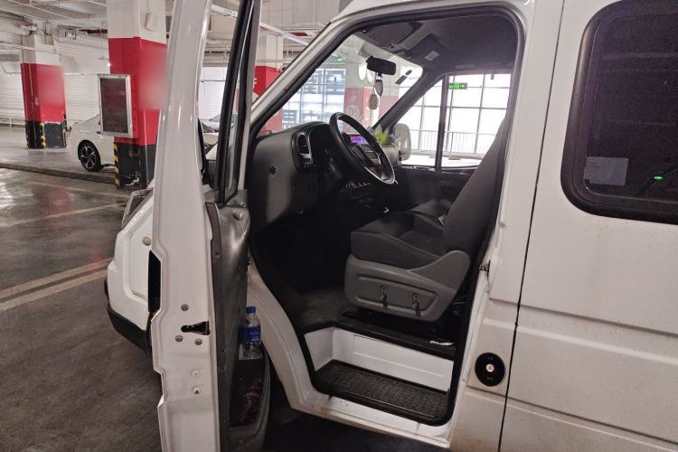 Used JMC Transit 2019 2.8T Commercial Version Short Wheelbase Mid-Roof 6-Seater China VI JX493 Driver Seat