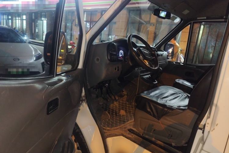 Used JMC Transit 2019 2.8T Commercial Version Long Wheelbase Mid-Roof 6-Seater Rear Single Tire China VI Emission Standard – JX493 Driver Seat