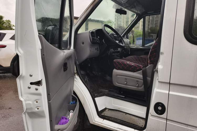 Used JMC Transit 2019 2.8T Commercial Version Short Wheelbase Mid-Roof 6-Seater China VI JX493 Driver Seat