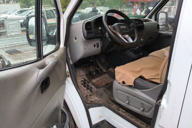 Used JMC Transit 2019 2.8T Commercial Version Short Wheelbase Mid-Roof 3-Seater China VI Standard JX493 Driver Seat
