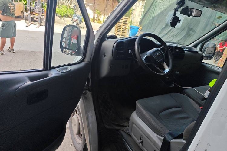 Used JMC Transit 2019 2.8T Commercial Version Short Wheelbase Mid-Roof 6-Seater China VI JX493 Driver Seat