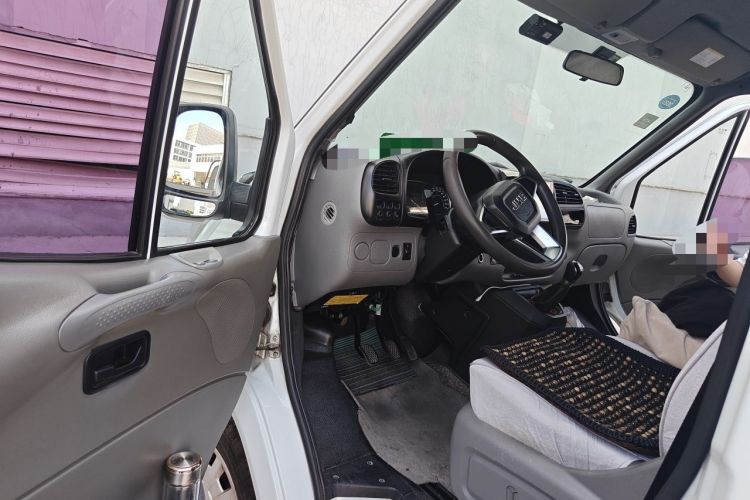 Used JMC Transit 2019 2.8T Commercial Version Long Wheelbase Mid-Roof 6-Seater Rear Single Tire China VI Emission Standard – JX493 Driver Seat