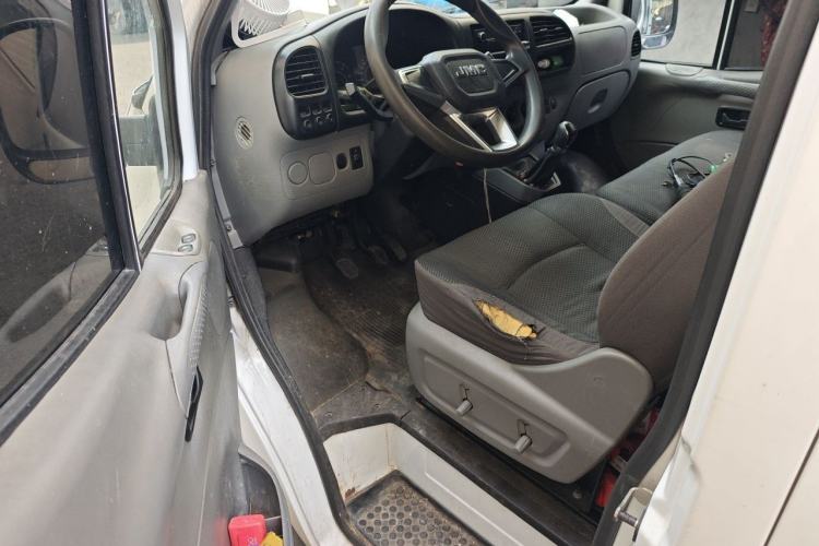 Used JMC Transit 2019 2.8T Commercial Version Short Wheelbase Mid-Roof 6-Seater China VI JX493 Driver Seat