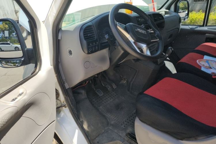 Used JMC Transit 2019 2.8T Commercial Version Short Wheelbase Mid-Roof 6-Seater China VI JX493 Driver Seat
