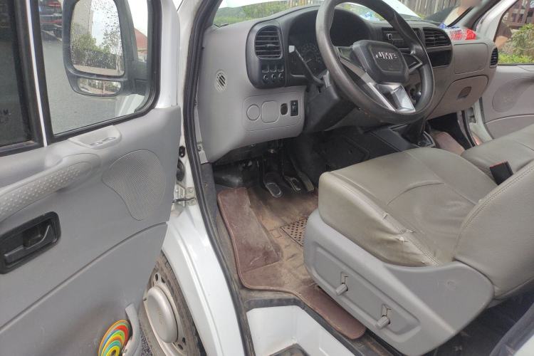 Used JMC Transit 2019 2.8T Commercial Version Short Wheelbase Mid-Roof 6-Seater China VI JX493 Driver Seat
