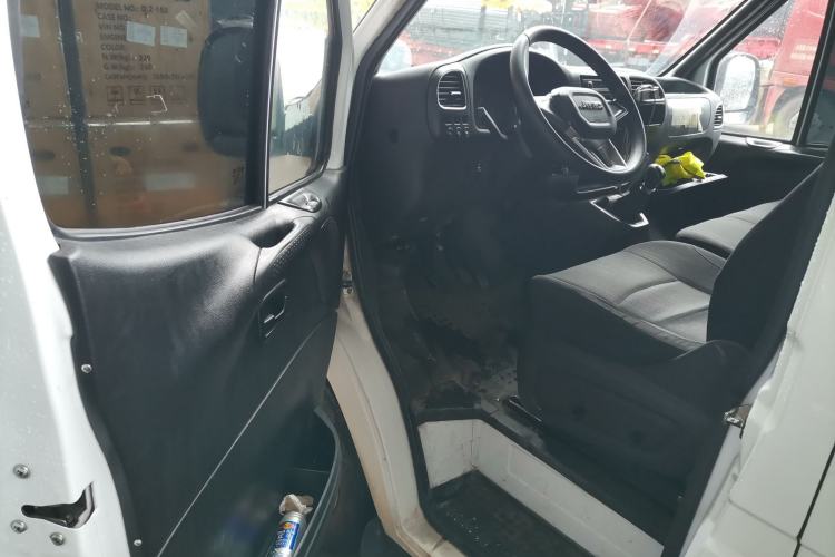 Used JMC Transit 2019 2.8T Commercial Version Short Wheelbase Mid-Roof 6-Seater China VI JX493 Driver Seat