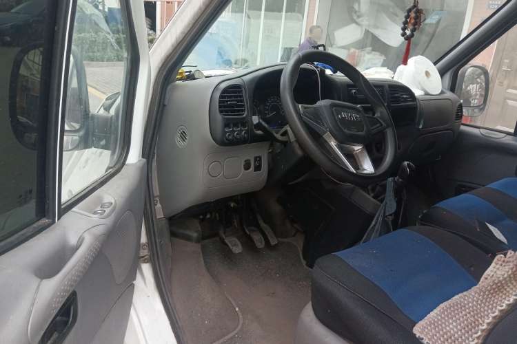 Used JMC Transit 2019 2.8T Commercial Version Short Wheelbase Mid-Roof 6-Seater China VI JX493 Driver Seat