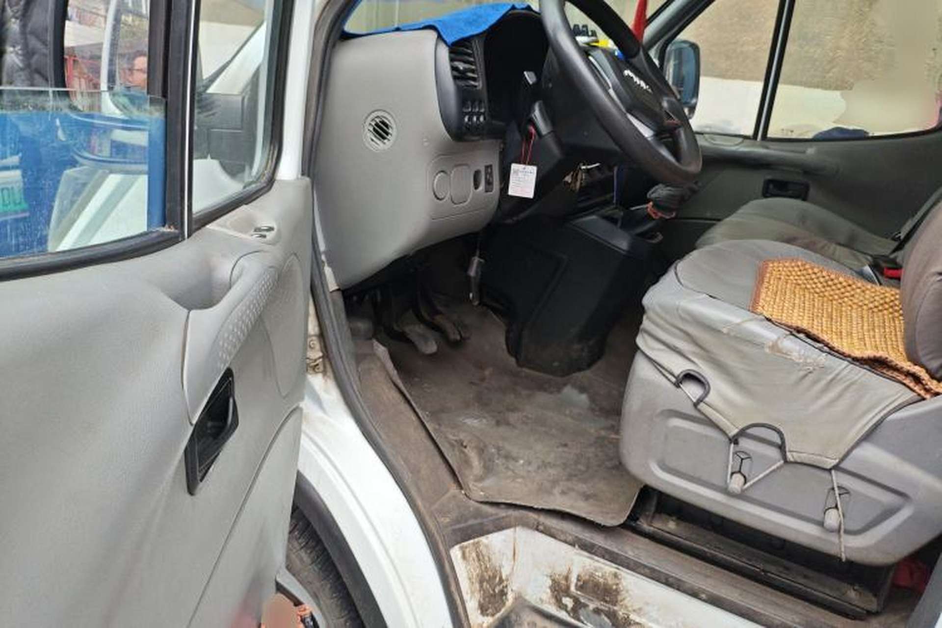 Used JMC Transit 2019 2.8T Commercial Version Short Wheelbase Mid-Roof 6-Seater China VI JX493 Driver Seat