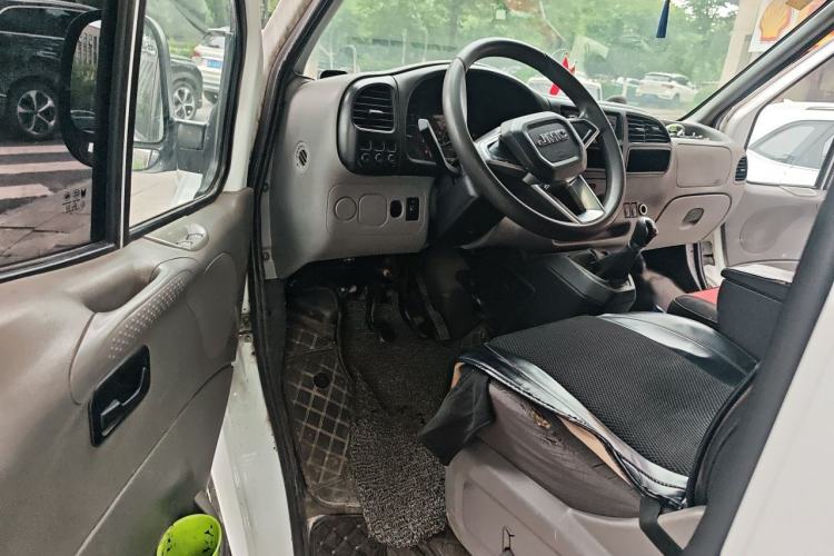 Used JMC Transit 2019 2.8T Commercial Version Short Wheelbase Mid-Roof 6-Seater China VI JX493 Driver Seat