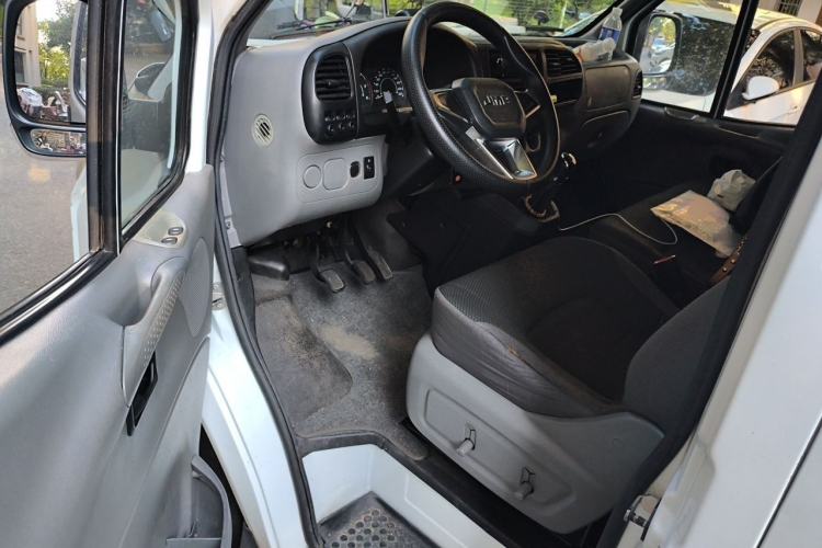 Used JMC Transit 2019 2.8T Commercial Version Short Wheelbase Mid-Roof 6-Seater China VI JX493 Driver Seat