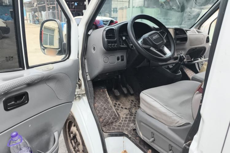 Used JMC Transit 2019 2.8T Commercial Version Short Wheelbase Mid-Roof 6-Seater China VI JX493 Driver Seat