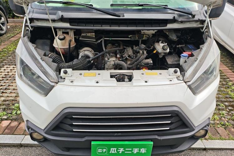 Used JMC Transit 2019 2.8T Commercial Version Short Wheelbase Mid-Roof 3-Seater China VI Standard JX493 Engine Bay