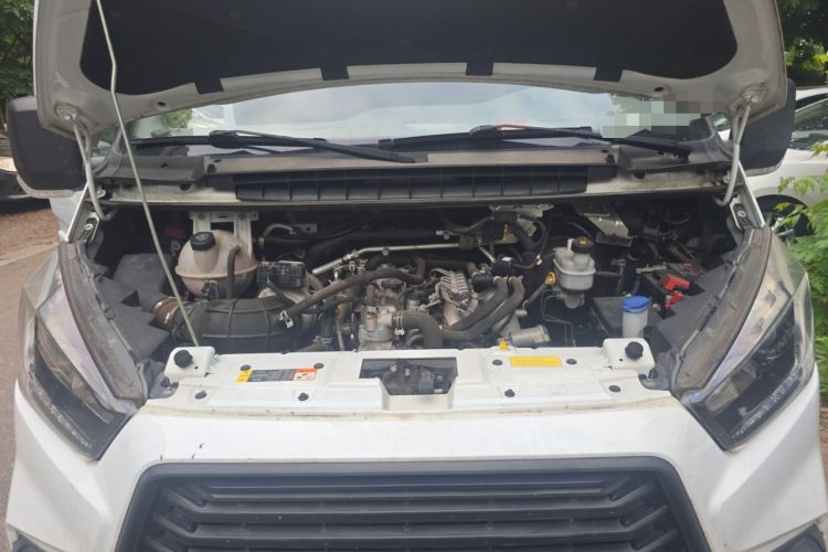 Used JMC Transit 2019 2.8T Commercial Version Short Wheelbase Mid-Roof 6-Seater China VI JX493 Engine Bay