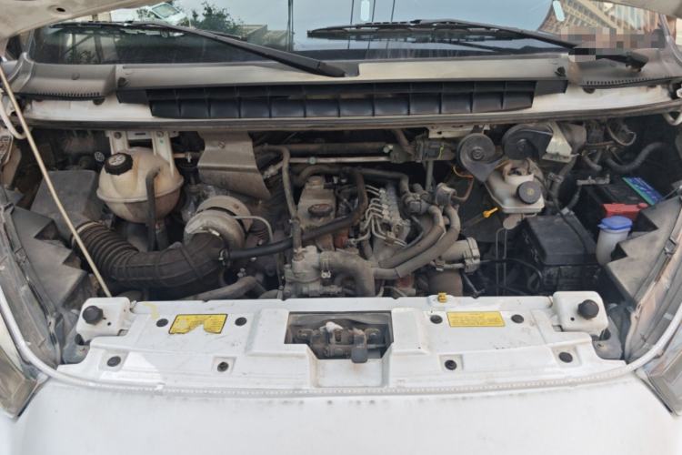 Used JMC Transit 2019 2.8T Commercial Version Short Wheelbase Mid-Roof 6-Seater China VI JX493 Engine Bay