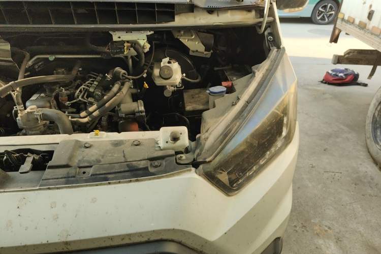 Used JMC Transit  Engine Bay Left