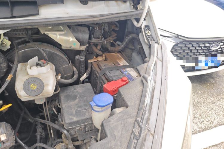 Used JMC Transit  Engine Bay Left
