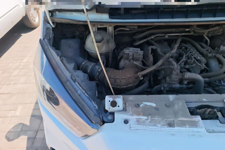 Used JMC Transit 2019 2.8T Commercial Version Intelligent Automatic Transmission Short Wheelbase Mid-Roof Design 6 Seats China VI Emission Standard – JX493 Engine Bay Right