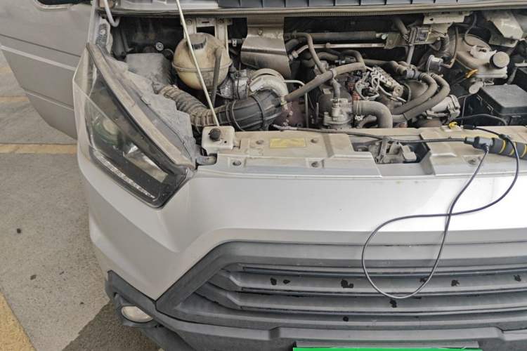 Used JMC Transit 2019 2.8T Commercial Version Short Wheelbase Mid-Roof 6-Seater China VI JX493 Engine Bay Right