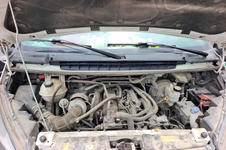 Used JMC Transit 2019 2.8T Commercial Version Short Wheelbase Mid-Roof 6-Seater China VI JX493 Engine Bay