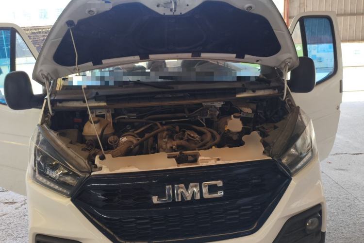 Used JMC Transit 2019 2.8T Commercial Version Short Wheelbase Mid-Roof 7-Seater China VI Standard JX493 Engine Bay
