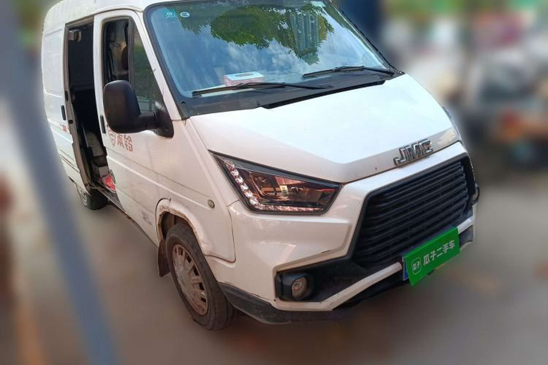 Used JMC Transit 2019 2.8T Commercial Version Short Wheelbase Mid-Roof 3-Seater China VI Standard JX493 Exterior 2