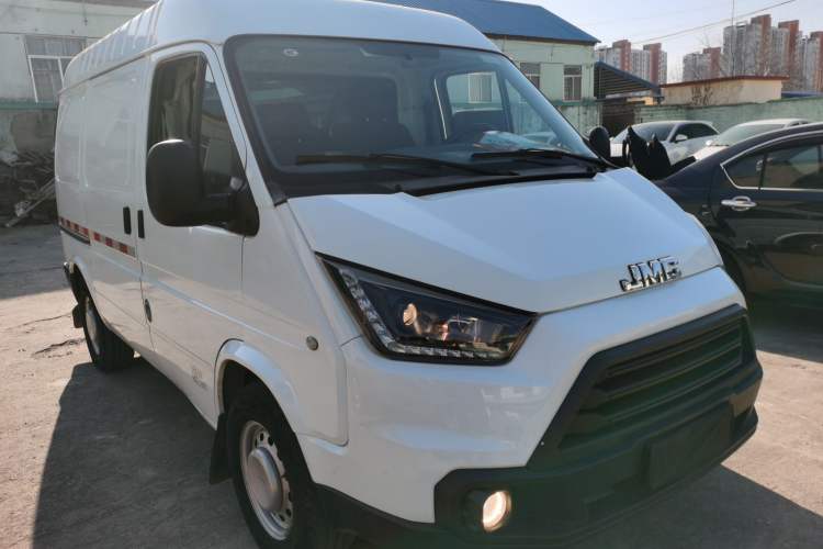 Used JMC Transit 2019 2.8T Commercial Version Short Wheelbase Mid-Roof 3-Seater China VI Standard JX493 Exterior 2