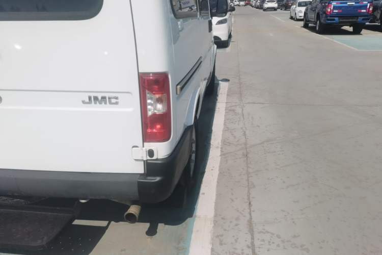 Used JMC Transit 2019 2.8T Commercial Version Short Wheelbase Mid-Roof 6-Seater China VI JX493 Exterior 3