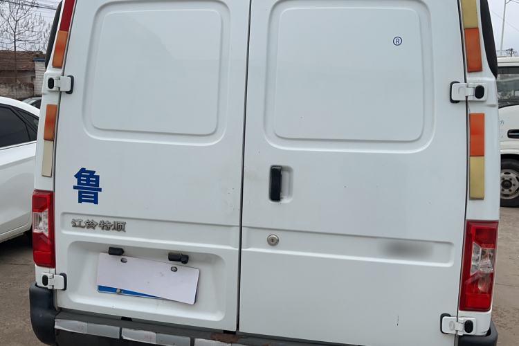 Used JMC Transit 2019 2.8T Commercial Version Short Wheelbase Mid-Roof 3-Seater China VI Standard JX493 Exterior 4