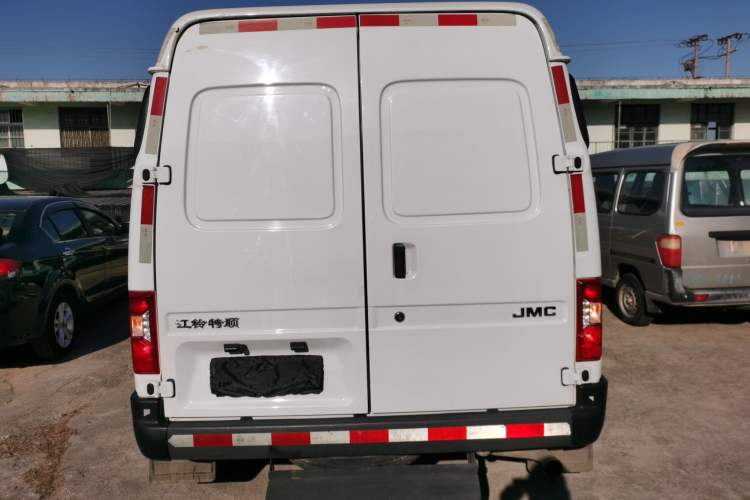 Used JMC Transit 2019 2.8T Commercial Version Short Wheelbase Mid-Roof 3-Seater China VI Standard JX493 Exterior 4