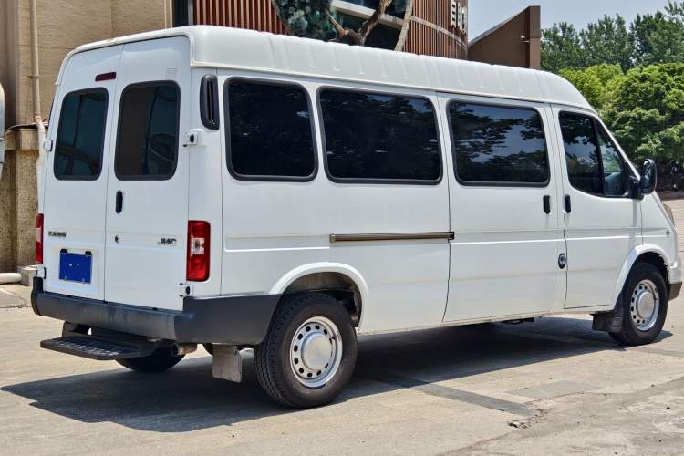 Used JMC Transit 2019 2.8T Commercial Version Long Wheelbase Mid-Roof 6-Seater Rear Single Tire China VI Emission Standard – JX493 Exterior 5