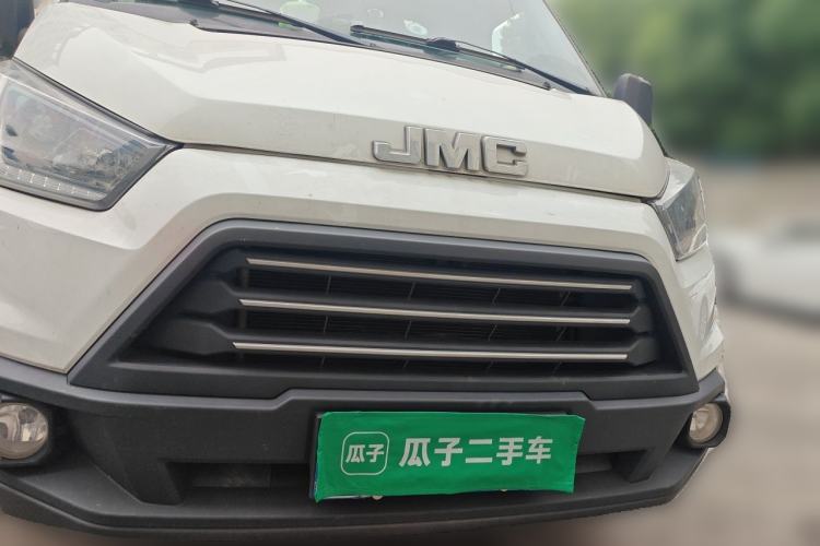 Used JMC Transit 2019 2.8T Commercial Version Short Wheelbase Mid-Roof 3-Seater China VI Standard JX493 Front