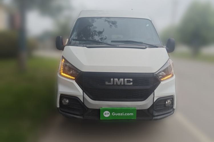 Used JMC Transit 2019 2.8T Commercial Version Long Wheelbase Mid-Roof 6-Seater Rear Single Tire China VI Emission Standard – JX493 Front