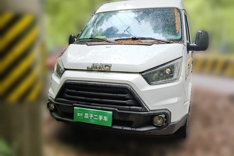 Used JMC Transit 2019 2.8T Commercial Version Long Wheelbase Mid-Roof 3-Seater Rear Single Tire China VI Emission Standard – JX493 Front