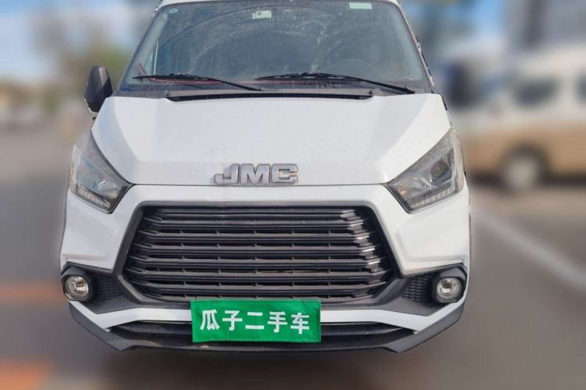 Used JMC Transit 2019 2.8T Commercial Version Long Wheelbase Mid-Roof 6-Seater Rear Single Tire China VI Emission Standard – JX493 Front