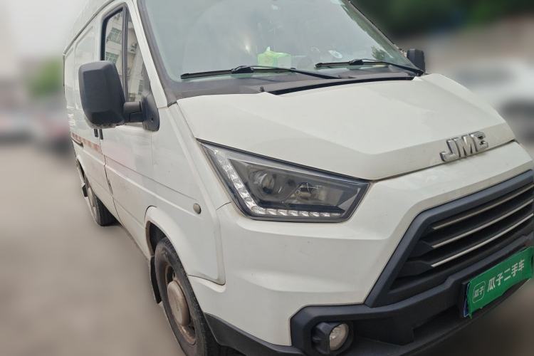 Used JMC Transit 2019 2.8T Commercial Version Short Wheelbase Mid-Roof 3-Seater China VI Standard JX493 Front Right 45 Deg