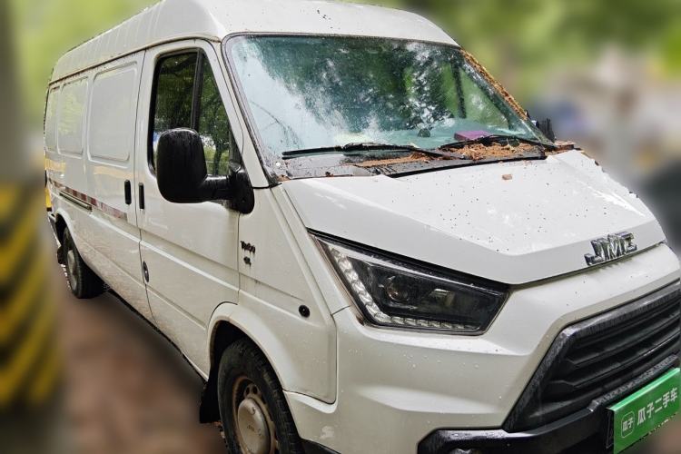 Used JMC Transit 2019 2.8T Commercial Version Long Wheelbase Mid-Roof 3-Seater Rear Single Tire China VI Emission Standard – JX493 Front Right 45 Deg