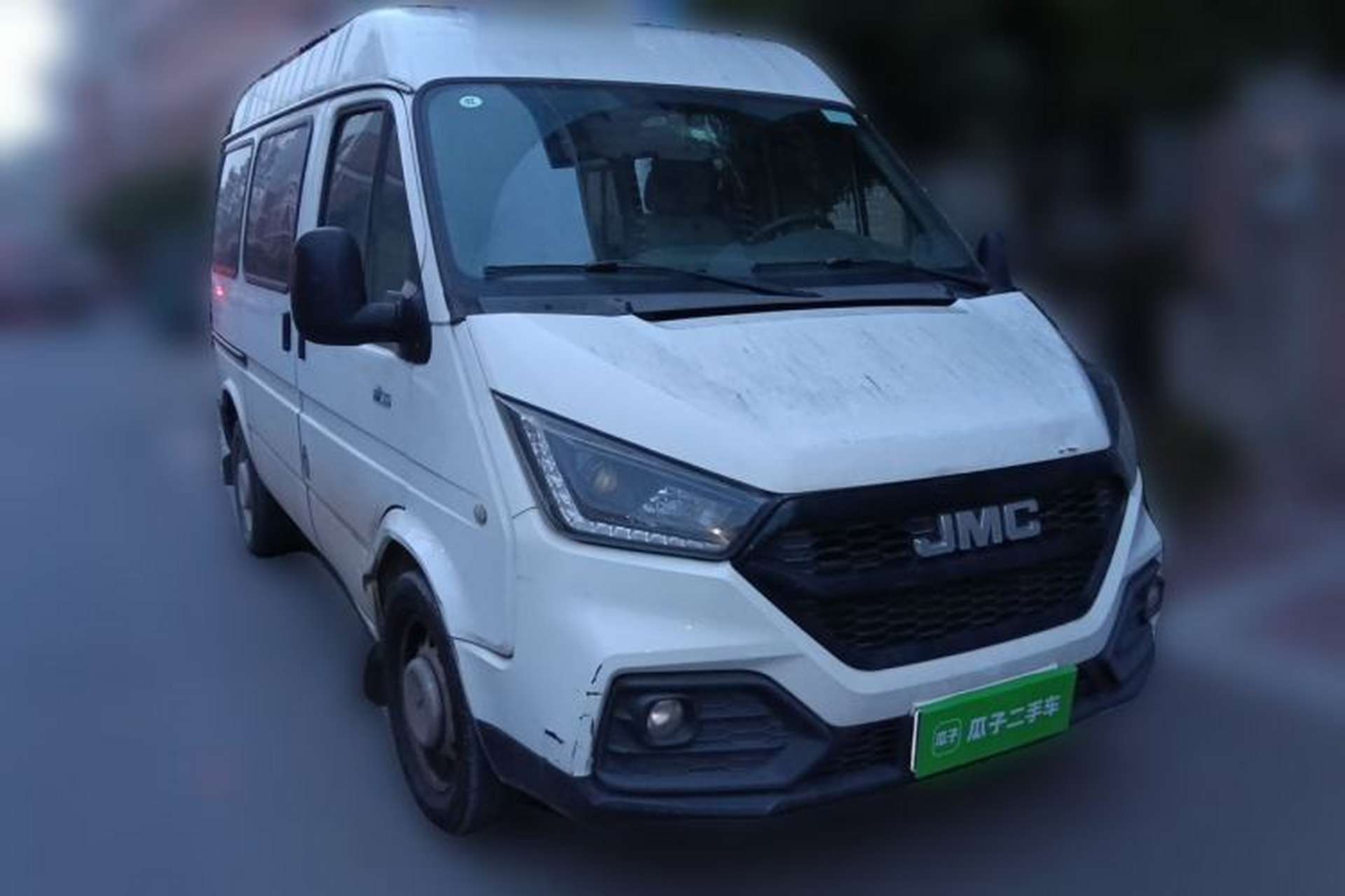 Used JMC Transit 2019 2.8T Commercial Version Short Wheelbase Mid-Roof 6-Seater China VI JX493 Front Right 45 Deg