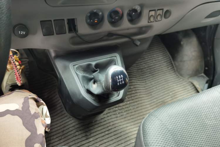 Used JMC Transit 2019 2.8T Commercial Version Short Wheelbase Mid-Roof 6-Seater China VI JX493 Gear Lever
