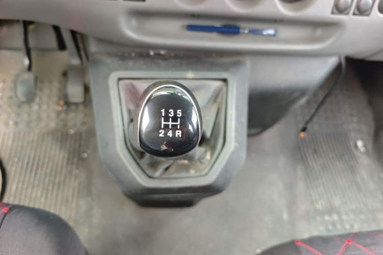 Used JMC Transit 2019 2.8T Commercial Version Short Wheelbase Mid-Roof 6-Seater China VI JX493 Gear Lever