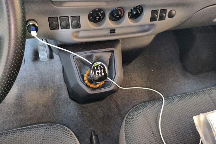 Used JMC Transit 2019 2.8T Commercial Version Short Wheelbase Mid-Roof 6-Seater China VI JX493 Gear Lever