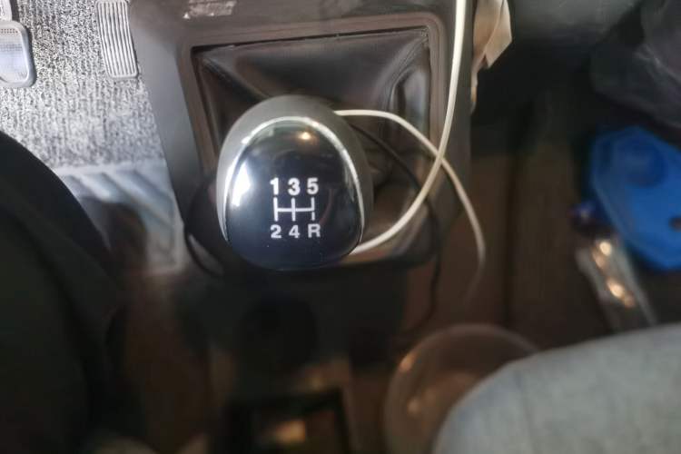 Used JMC Transit 2019 2.8T Commercial Version Short Wheelbase Mid-Roof 6-Seater China VI JX493 Gear Lever