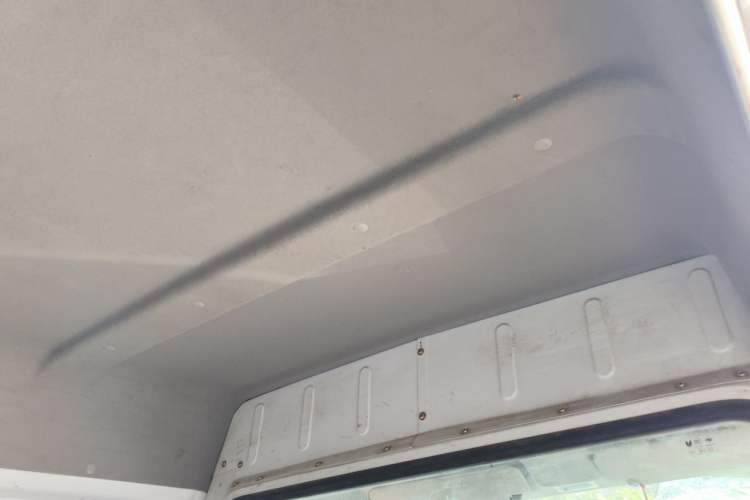 Used JMC Transit 2019 2.8T Commercial Version Short Wheelbase Mid-Roof 3-Seater China VI Standard JX493 Headliner
