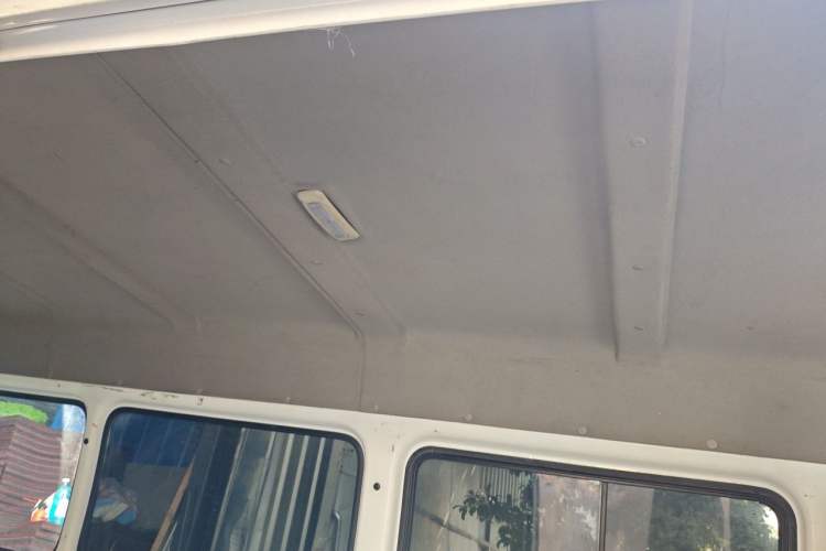 Used JMC Transit 2019 2.8T Commercial Version Long Wheelbase Mid-Roof 6-Seater Rear Single Tire China VI Emission Standard – JX493 Headliner