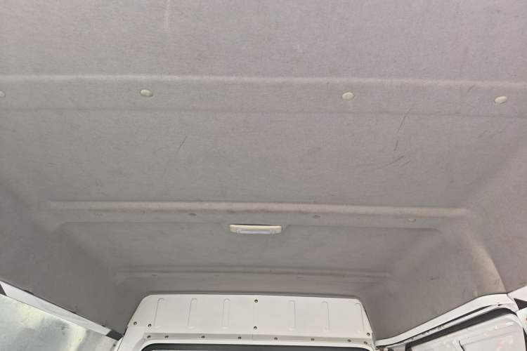Used JMC Transit 2019 2.8T Commercial Version Short Wheelbase Mid-Roof 3-Seater China VI Standard JX493 Headliner