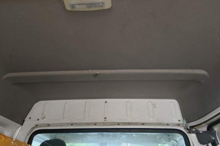 Used JMC Transit 2019 2.8T Commercial Version Long Wheelbase Mid-Roof 3-Seater Rear Single Tire China VI Emission Standard – JX493 Headliner