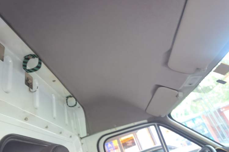 Used JMC Transit 2019 2.8T Commercial Version Short Wheelbase Mid-Roof 3-Seater China VI Standard JX493 Headliner