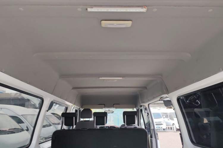 Used JMC Transit 2019 2.8T Commercial Version Long Wheelbase Mid-Roof 6-Seater Rear Single Tire China VI Emission Standard – JX493 Headliner
