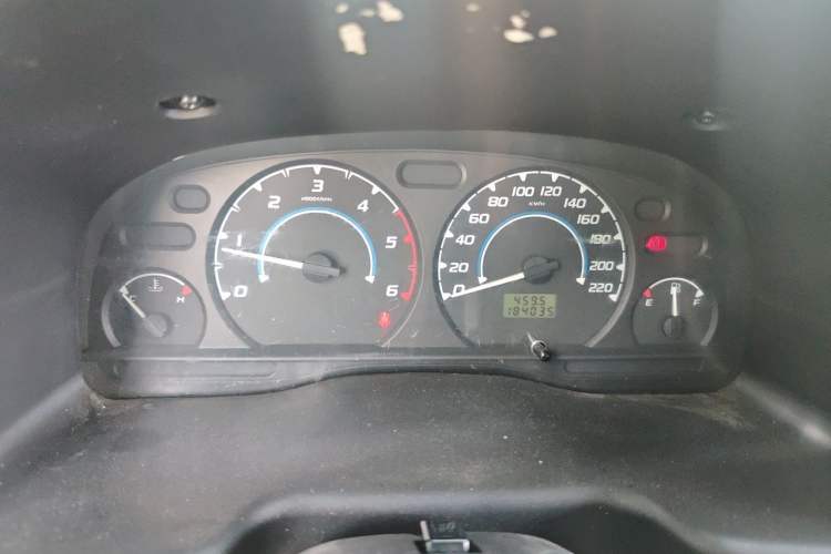 Used JMC Transit 2019 2.8T Commercial Version Short Wheelbase Mid-Roof 6-Seater China VI JX493 Instrument Cluster